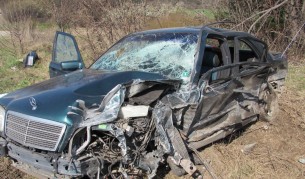 Бременна жена и още трима ранени в тежка катастрофа