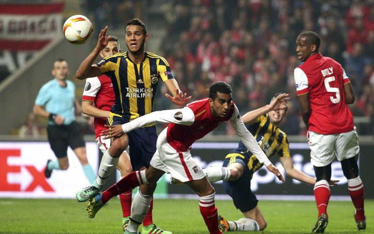 Птица заплаши да свали самолета на Фенербахче