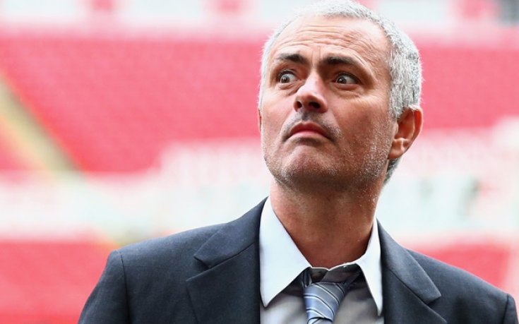 СНИМКА: Жозе гледа Лейкърс в НБА