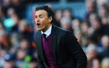 Луис Енрике чете конско на играчите