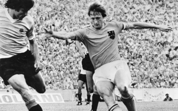 Преди година футболният свят осиротя