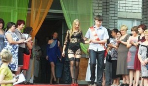 Най-големите гафове с рокли на БГ абитуриентки (снимки)