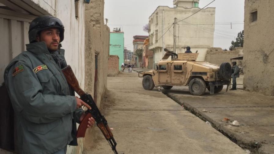 Самоубийствен атентат в Кабул, над 28 загинали