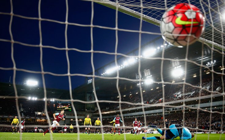 ВИДЕО: Уест Хем продължи борбата за Европа с успех над Уотфорд