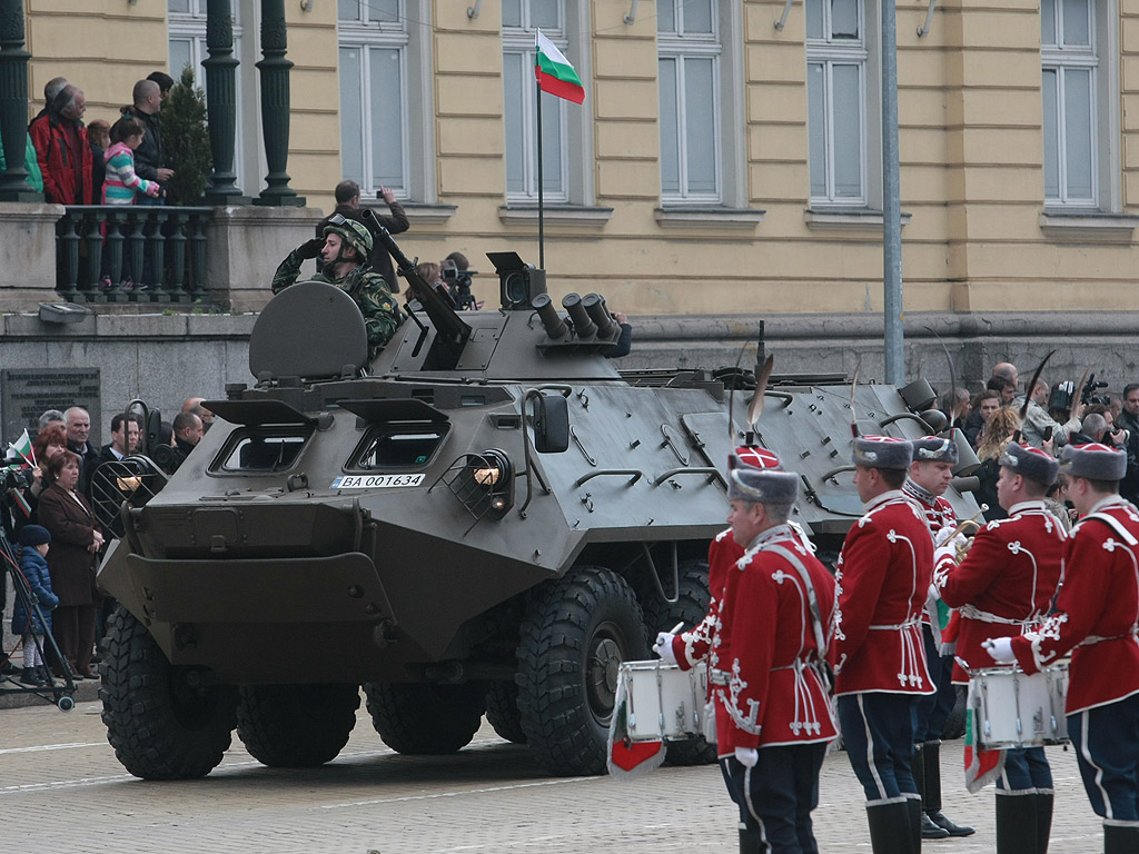 Военния парад в столицата на представителните части на Българската армия