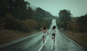 Бягането боси ни прави по-умни