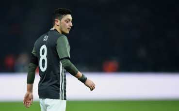 Йозил няма да спазва религиозен обичай по време на Евро 2016