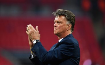 Ван Гаал пристигна на Карингтън, очаква съдбата си