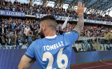 Отборът на Сампдория проявява сериозен интерес към защитника на Наполи