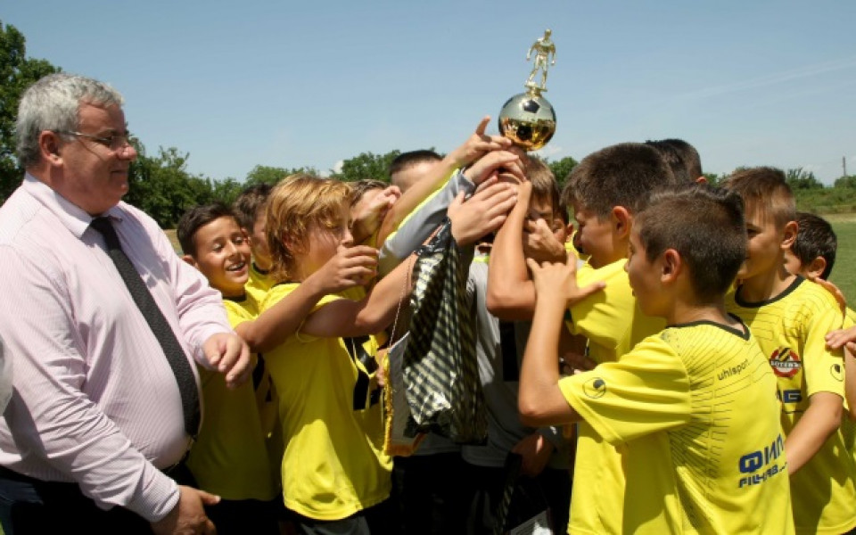 Децата на Ботев Пловдив взеха купа