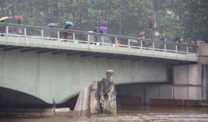 Историята на войника, който следи нивото на Сена