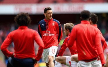 Йозил на линия за домакинството със Суонзи