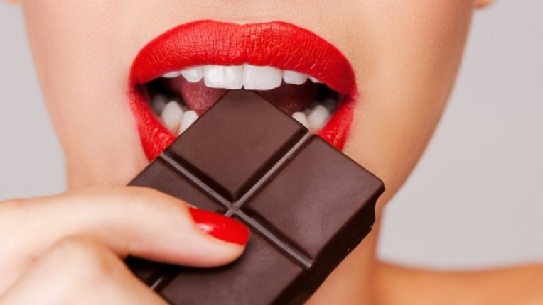 жена шоколад