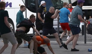 Руснаци и англичани се сбиха след откриването на Евро 2016