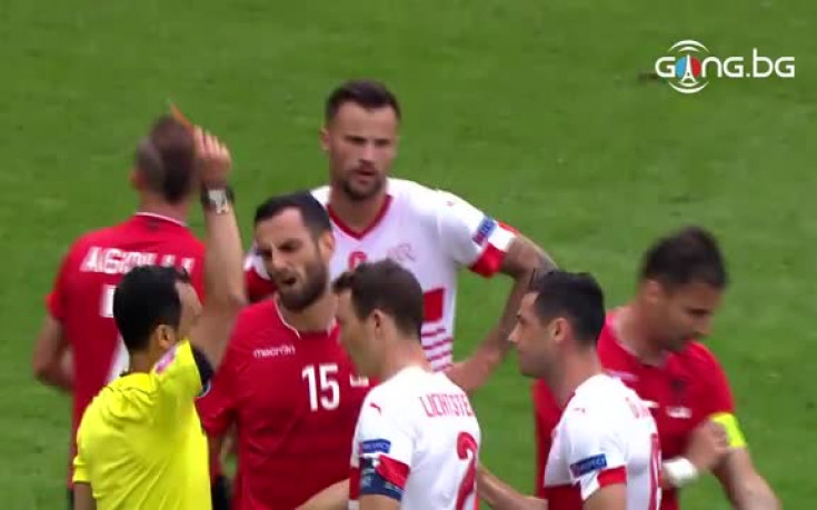ВИДЕО: Албания страда, капитанът с глупава постъпка и е аут