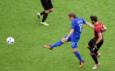 Магия от Модрич за хърватски успех, гредите опазиха Турция