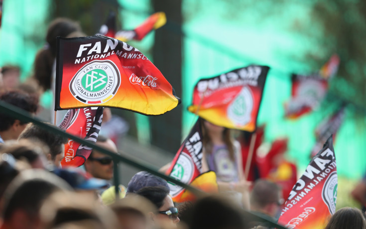 Немската полиция спря три буса с хулигани, тръгнали за Евро 2016