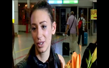 Едно от златните момичета от предишния ансамбъл Цветелина Найденова