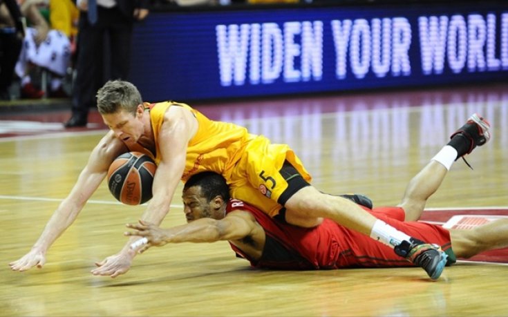 Косовският паспорт безполезен за американец от Барса