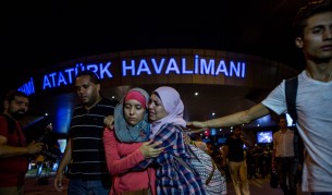 Българи разказват за ужаса на летище „Ататюрк“