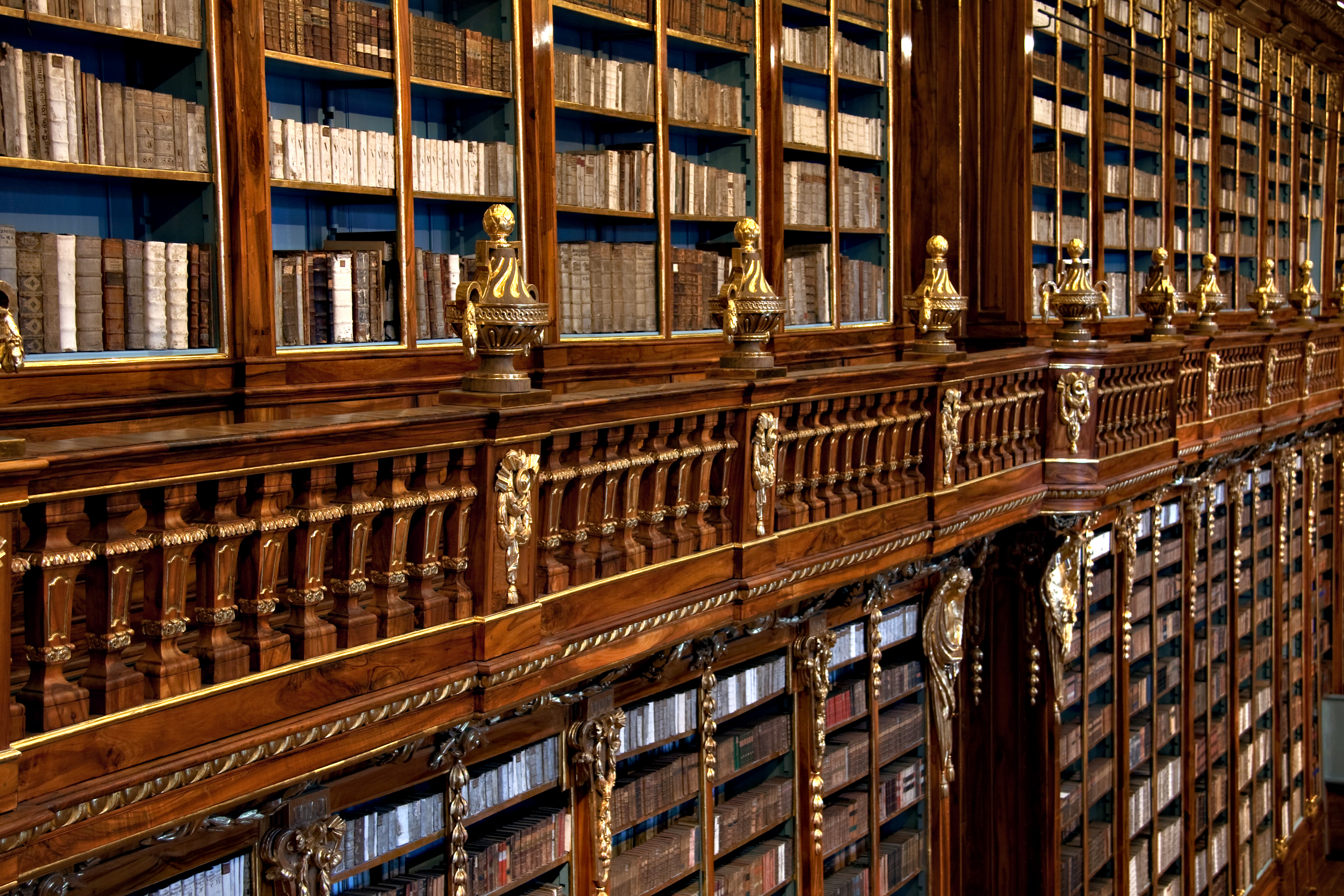 "Клементиум" – една от най-красивите библиотеки в света, която се намира в Прага.
