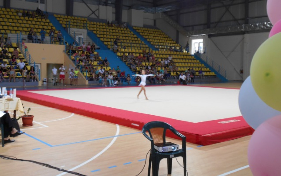 В Благоевград продължава държавното по спортна акробатика