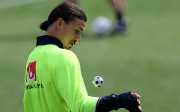 Нападателят на Милан Златан Ибрахимович развълнува футболните фенове за евентуално