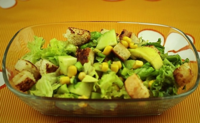 Вкусна салата с авокадо (видео)
