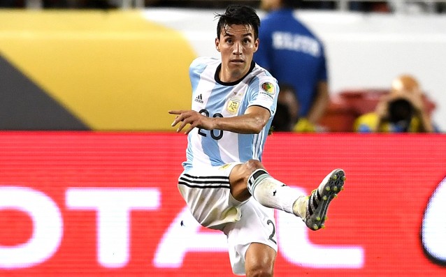 Крилото на Атлетико Мадрид Николас Гайтан може да премине в