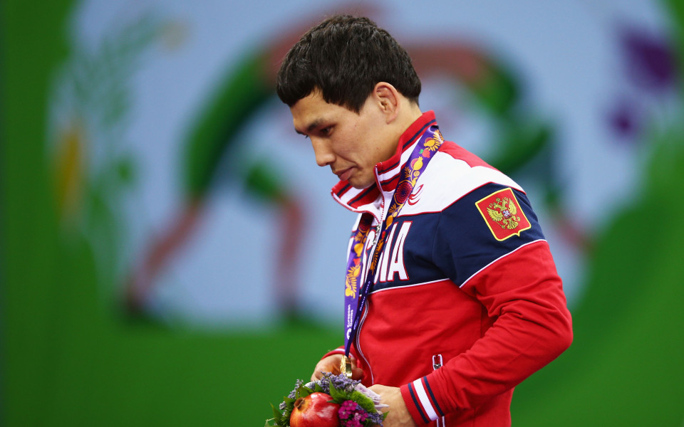 Пуснаха наказван за допинг руски борец в категорията на българин
