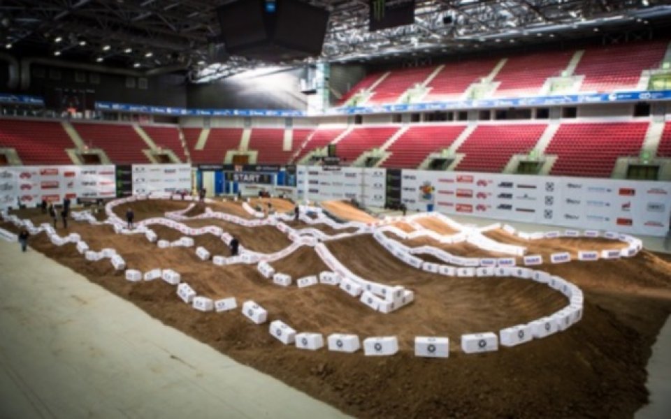 Българи направиха най-добре обезопасеното трасе на Supercross 2