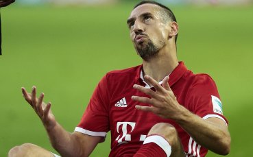 Лам размаха пръст на 