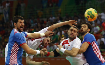 Хърватия стана първият отбор който и на теория си гарантира