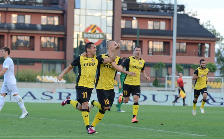 В СНИМКИ: Как Ботев пречупи Нефтохимик