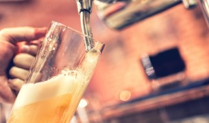 Не хаби водата, пий бира