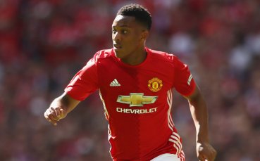 Звезда на Манчестър Юнайтед на романтична почивка в Мавриций