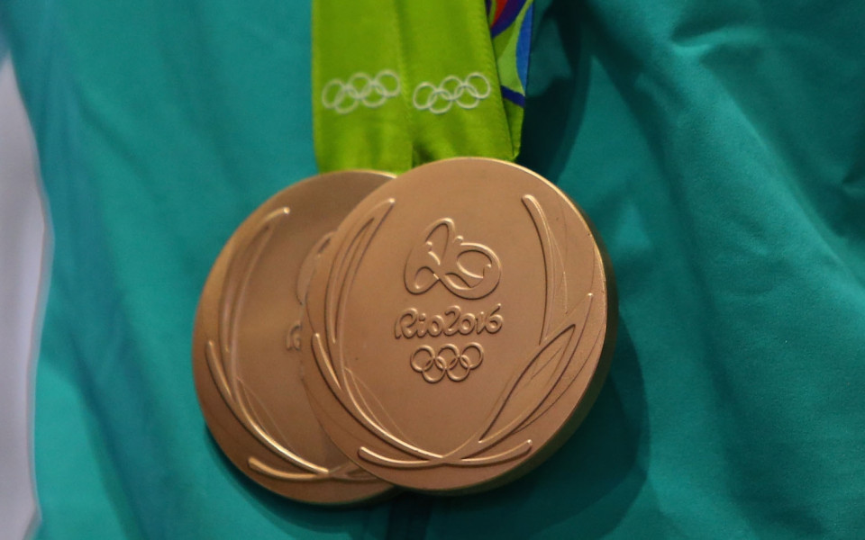 Румънец и руснак остават без медалите си от Рио