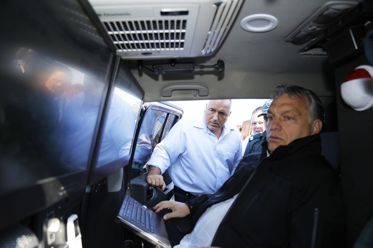 Българският премиер показа на унгарския си колега как се охранява българо-турската граница