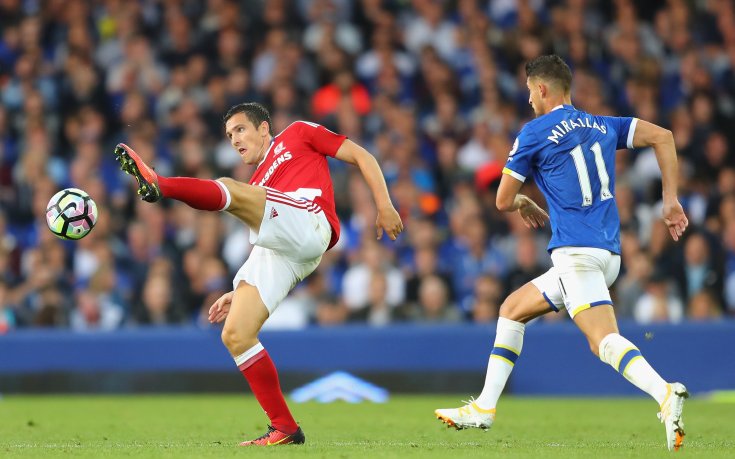 Неадекватни съдии почти провалиха зрелище в Премиършип