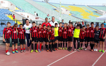 Юноши на Локо София пробягаха 50 км за благотворителност