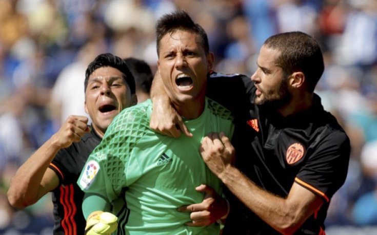 Валенсия продължи победния си ход