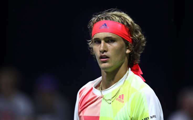 Впечатляващ Зверев надигра Вавринка за титлата в Санкт Петербург