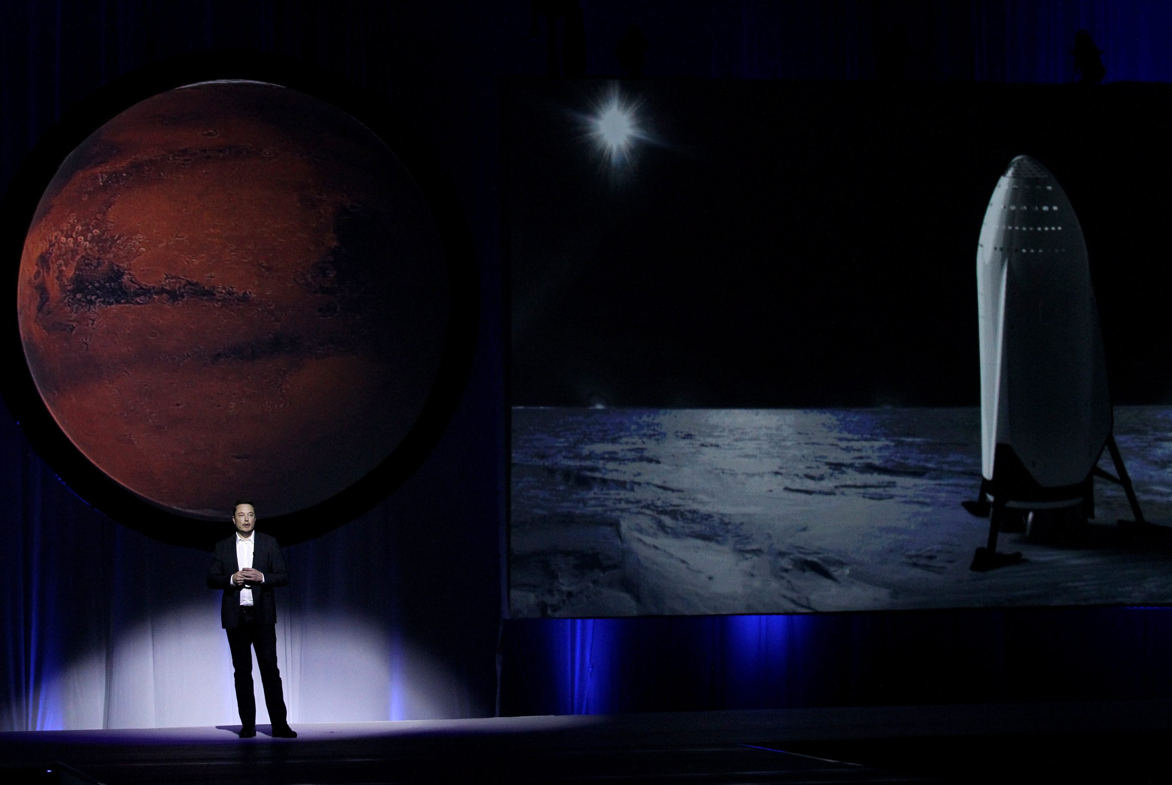 Илон Мъск иска първата мисия с хора до Марс да бъде още през 2022 г. Това е с три години по-рано от първоначалните му планове