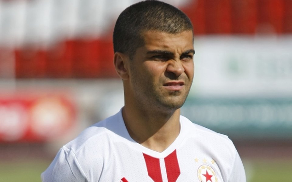 Бившият полузащитник на ЦСКА Самир Аясс се завръща в Индонезия.