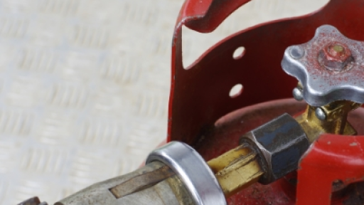 Взрив на газова бутилка в Русе, пострада жена