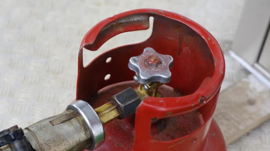 Газова бутилка избухна в дома на семейство с две деца