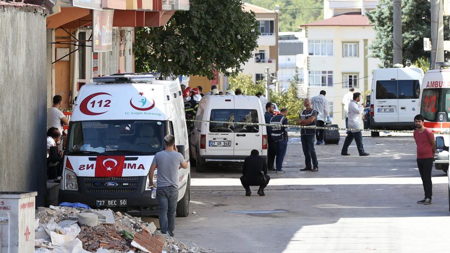 Камикадзета се самовзривяват през няколко часа в Турция