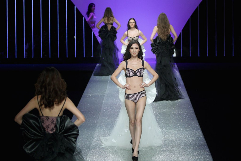 EVE'S Temptation, Седмица на модата в Пекин, Китай 2012/13