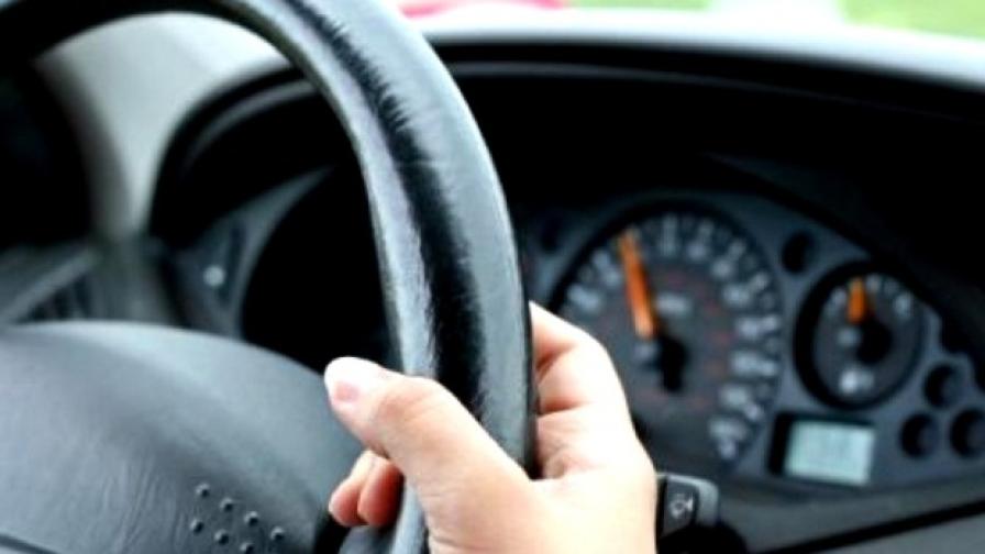 Жена от Каспичан седна зад волана, минути след като й повдигнаха обвинение за фалшива шофьорска книжка