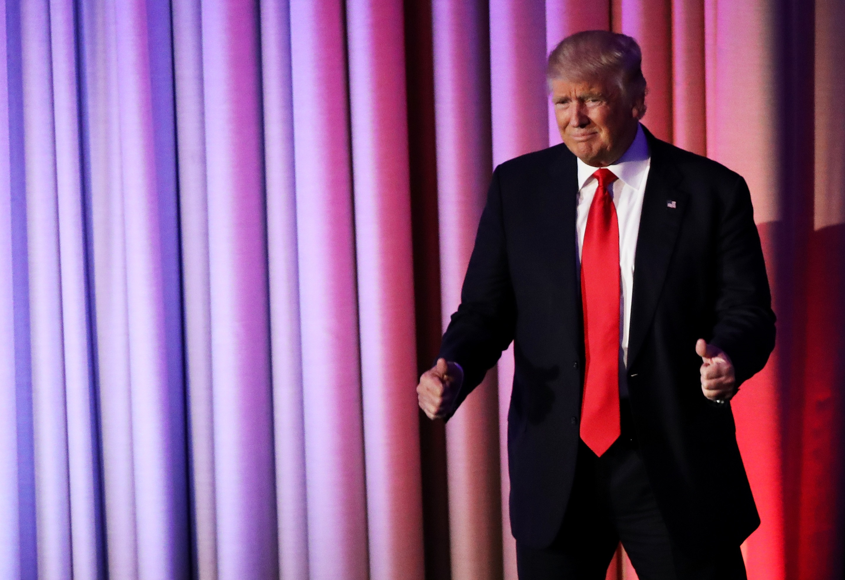 Искате снимка с Тръмп - вижте как може да стане